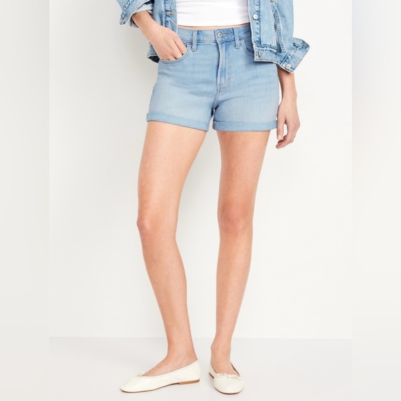 Old Navy High-Waisted Wow Jean Shorts – light wash, Size 6 three inch inseam - Picture 7 of 7